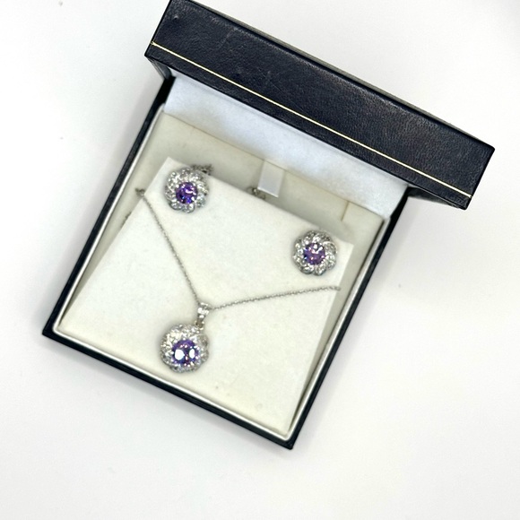 Necklace and earring set - Picture 3 of 9